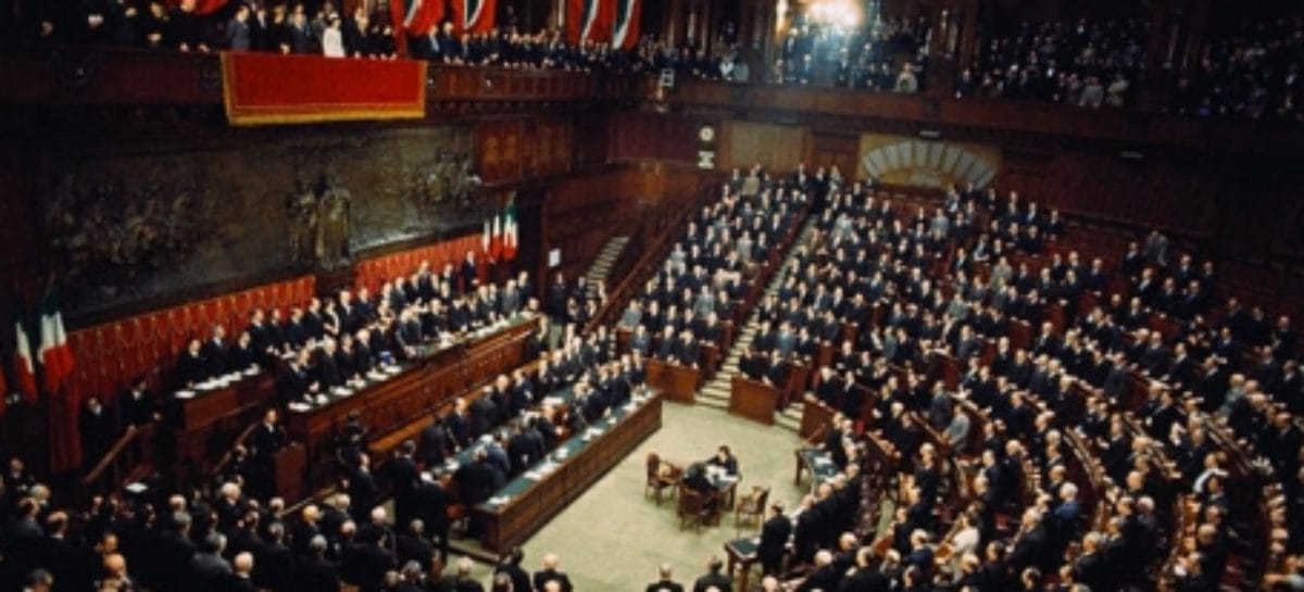 Parlamento-Italiano-Giuramento-di-Giovanni-Leone_3 Assaeroporti al governo: “Fondo speciale di 800 milioni”