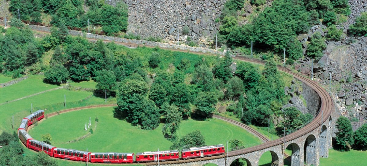 Viaggio panoramico da St. Moritz a Coira con il treno dell’Albula
