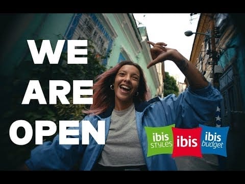 Ibis lancia la campagna “We are open” con il rapper Kojey Radical