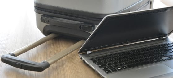 Il MacBook che non può volare: scatta il divieto
