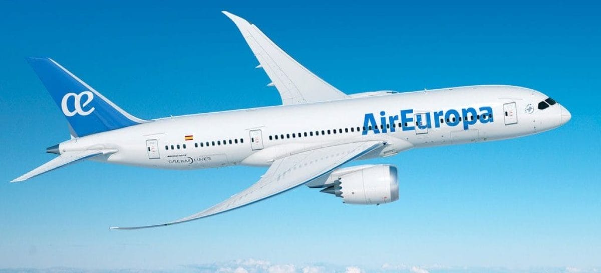 Air Europa, decollano le rotte per Atene e Santorini