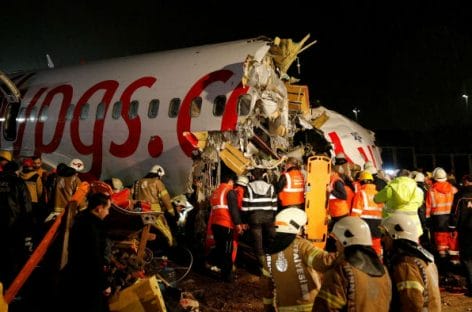 Istanbul, aereo Pegasus esce fuori pista: tre morti e oltre 150 feriti