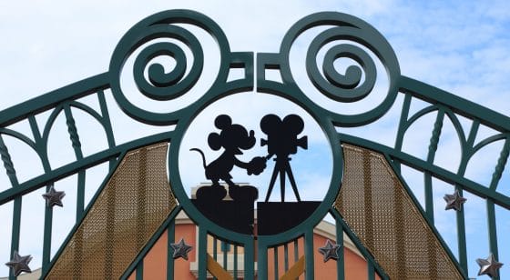 Disney chiude i parchi a tema e sospende le crociere