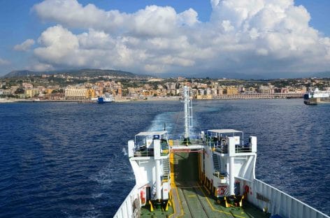 Il Mit riattiva i collegamenti per Sicilia e Sardegna