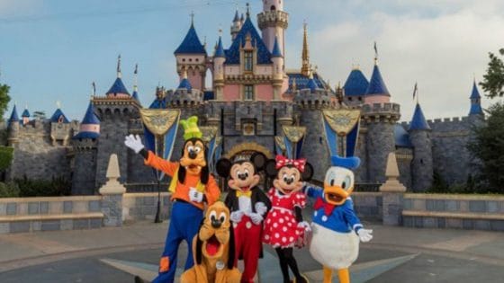Disney investe 60 miliardi di dollari in parchi e crociere