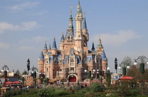 Disneyland riapre il parco di Shanghai e prepara Orlando