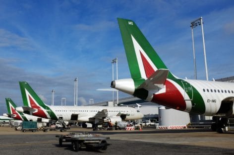 Alitalia, la roadmap che deciderà piano, alleanze e newco