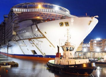 Royal Caribbean, float out della nave più grande al mondo