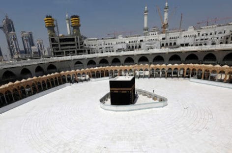 Arabia Saudita, tornano i pellegrinaggi alla Mecca