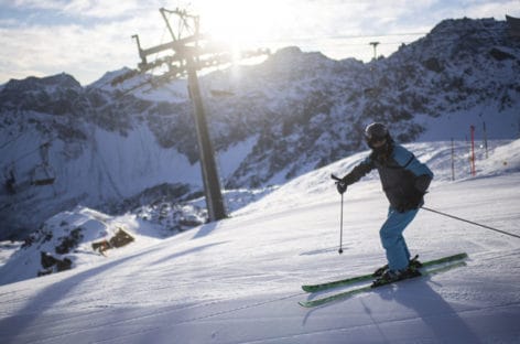 L’Austria dice sì allo sci, ma chiude ristoranti e hotel