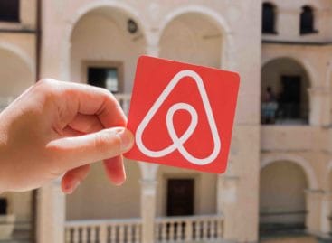 Airbnb sospende la registrazione di nuove esperienze