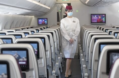 Qatar Airways opera il primo volo con passeggeri tutti vaccinati