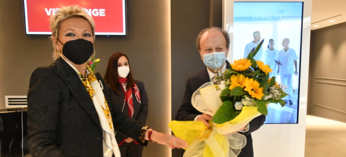 L’aeroporto di Forlì inaugura la vip lounge e celebra il primo volo commerciale
