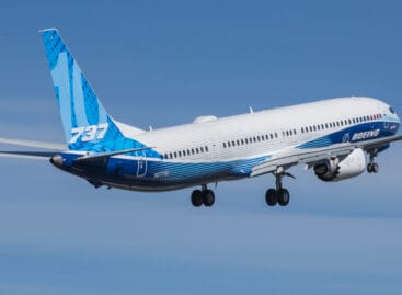 Boeing, ok il primo volo del 737-10: il più grande aereo a corridoio singolo
