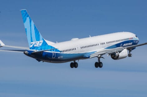 Boeing, ok il primo volo del 737-10: il più grande aereo a corridoio singolo