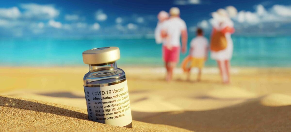 Vaccini in vacanza, via libera di Figliuolo