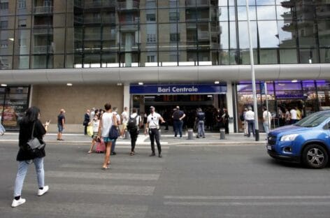 Bari, nuovo look e più servizi per il fronte della stazione centrale