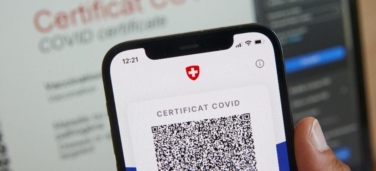 La Svizzera verso l’obbligo del green pass per bar, ristoranti e concerti