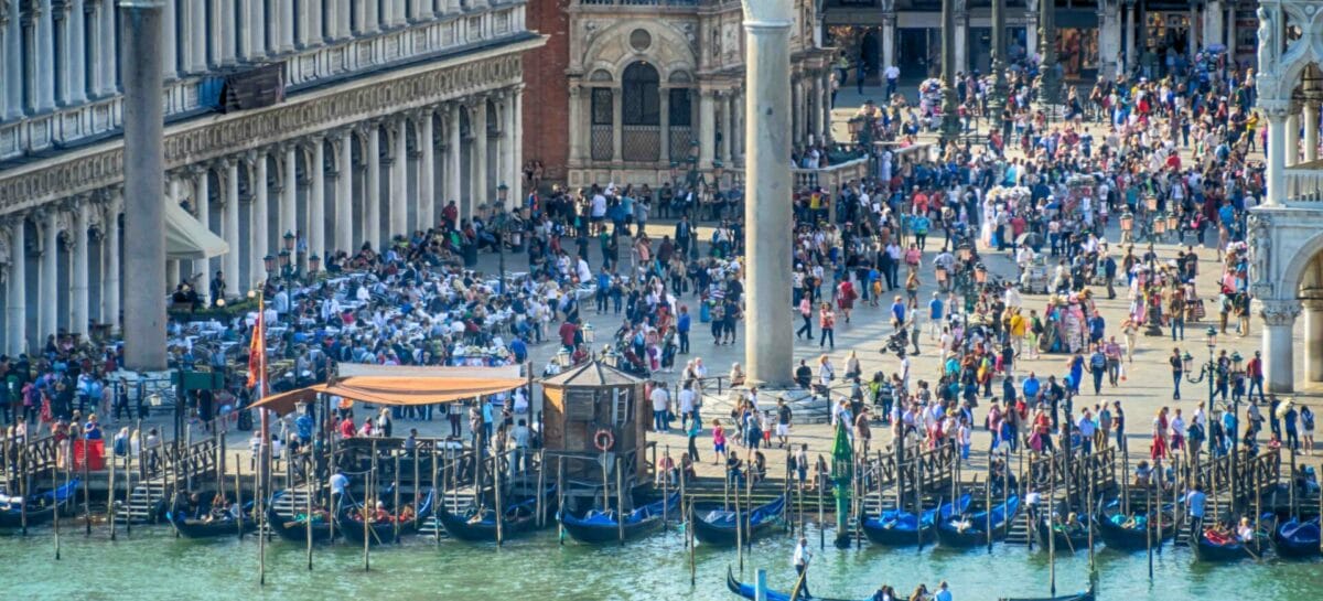 Venezia a numero chiuso: dal 2022 tornelli all’ingresso