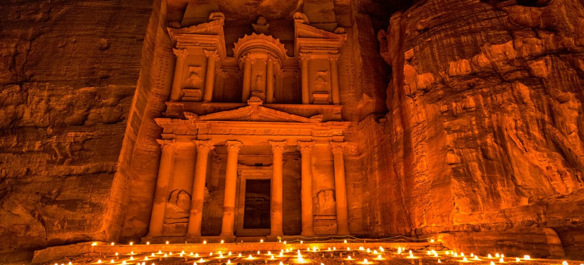 Petra by night riapre ai turisti: la Giordania verso la normalità