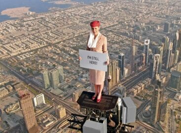 L’A380 di Expo vola sul Burj Khalifa: il nuovo spot Emirates