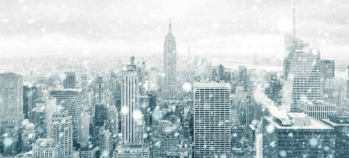 Tempesta di neve su New York: ripristinati voli e trasporti