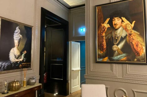 A Roma apre l’Hotel Maalot, dove l’ospitalità è arte dissacrante
