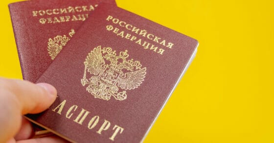 L’Europa pronta a bloccare i visti turistici ai russi
