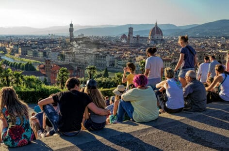 Vacanze 2023, osservatorio Compass: gli italiani spenderanno di più