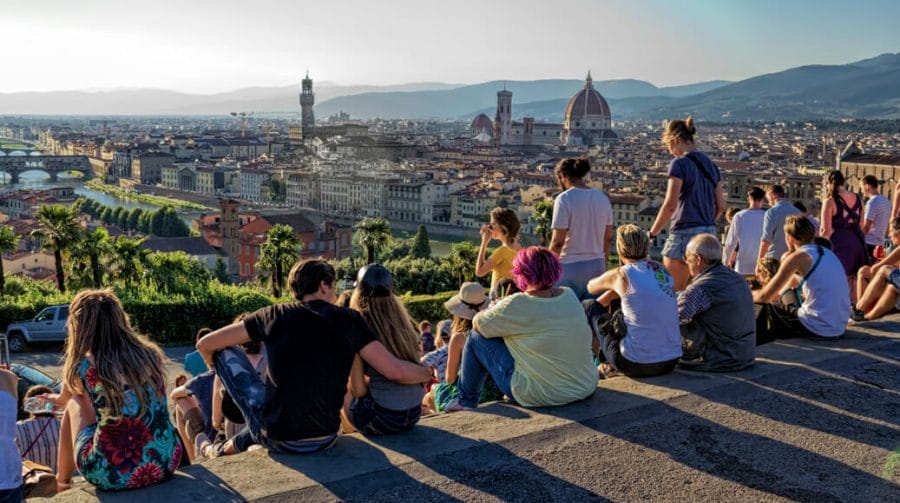 turisti Italia Firenze adobe