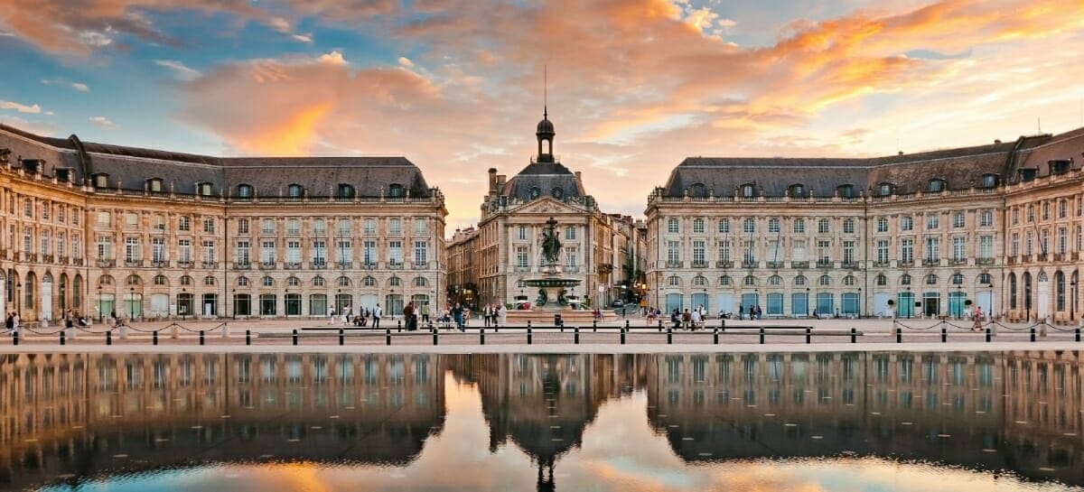 Bordeaux e Valencia capitali europee del Turismo Smart 2022