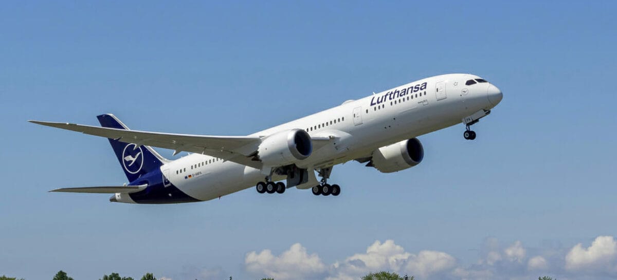 Lufthansa riceve il primo dei 32 aerei B787 Dreamliner