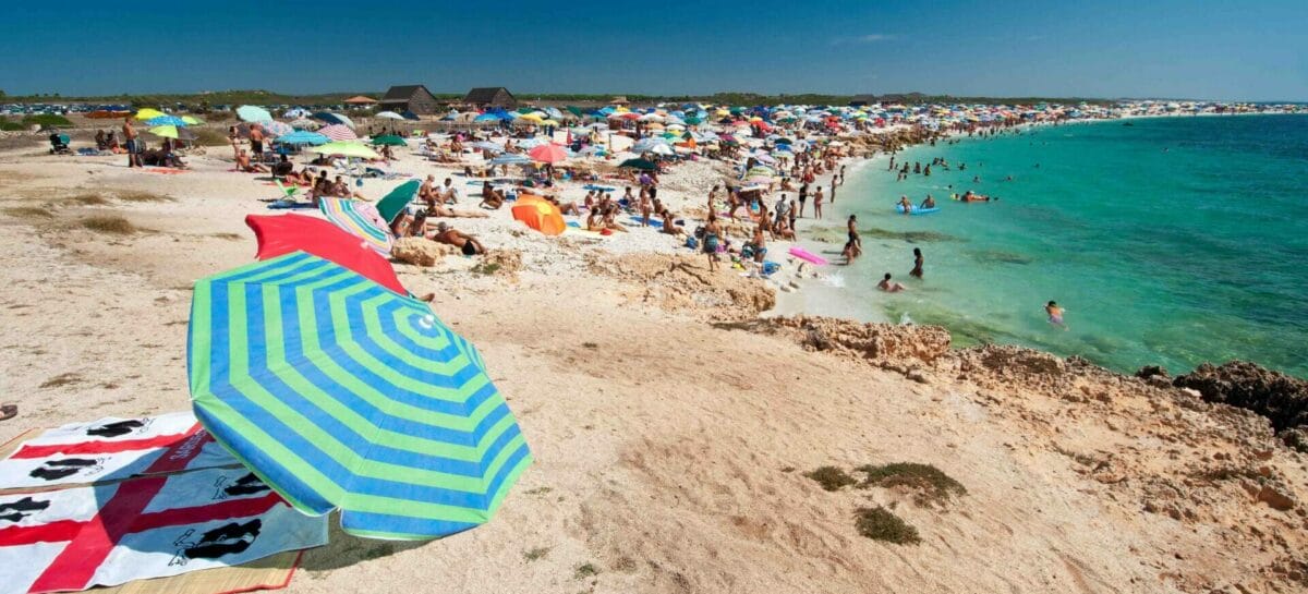 La Sardegna sfiora il milione di turisti ad agosto