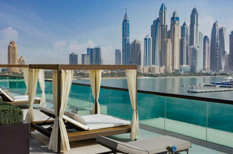 Apre il colossale Hilton Dubai Palm Jumeirah
