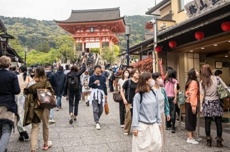 Giapponemania, record di turisti. E Kyoto aumenta la city tax