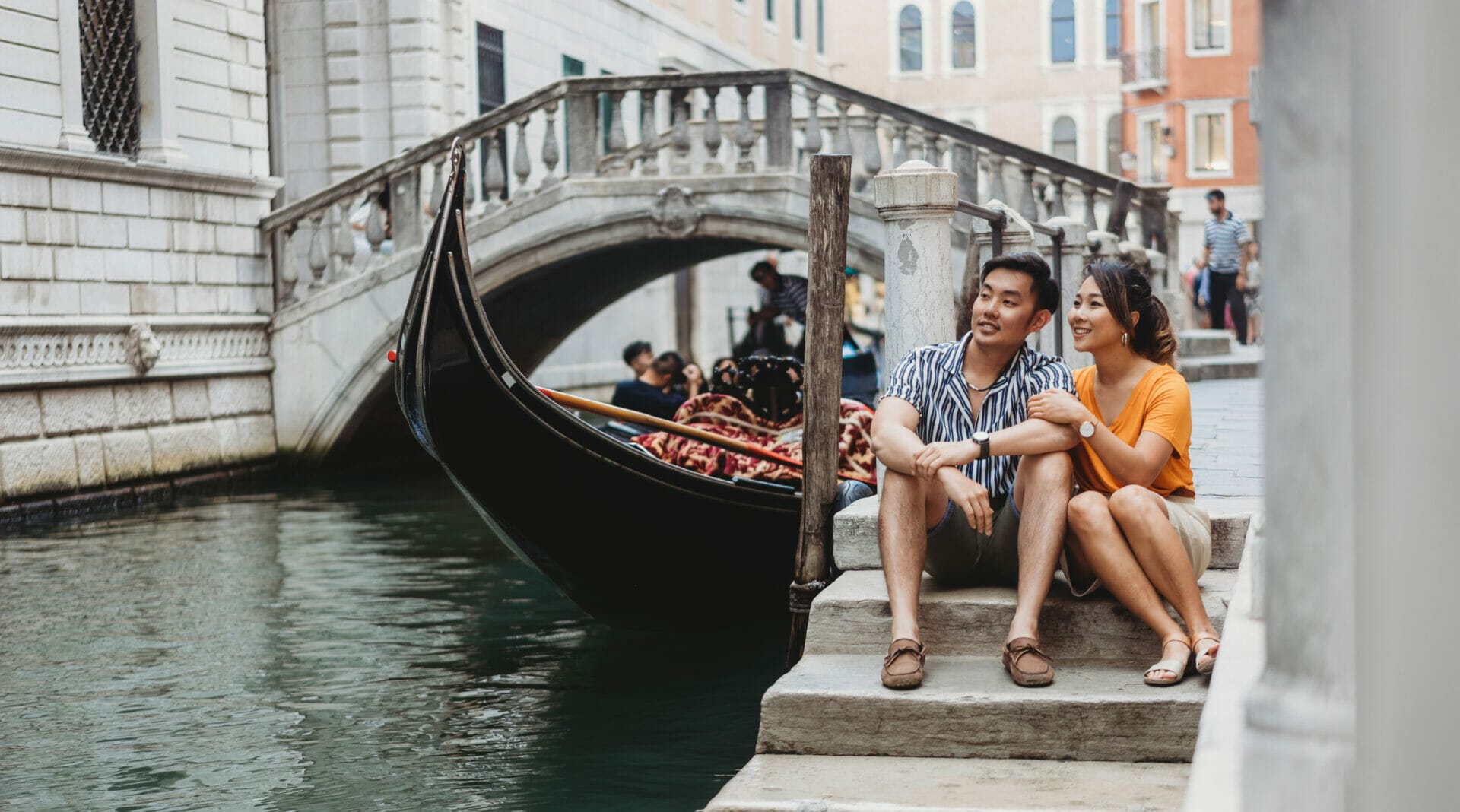 turisti asiatici Italia da adobe