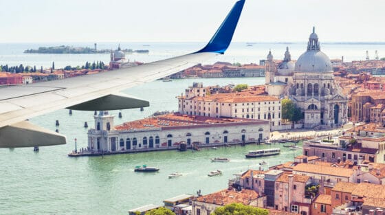 Venezia, tagli-shock di Ryanair contro l’aumento delle tasse