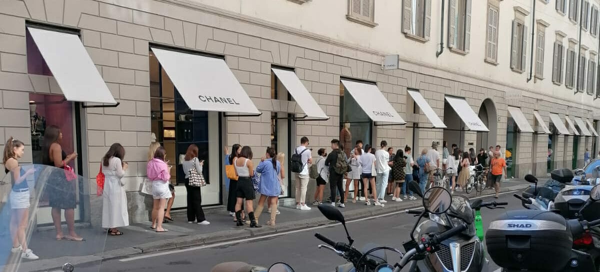 L’Italia si riprende i turisti cinesi sotto il segno del tax free shopping