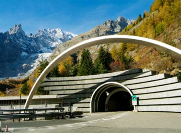 Monte Bianco, il traforo resterà chiuso (quasi) fino a Natale