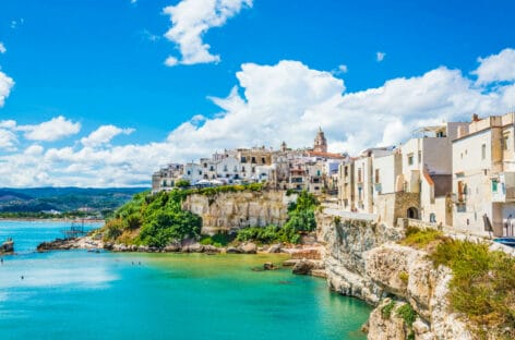 Caro vacanze in Puglia? Lettera del sindaco di Vieste: «La realtà è diversa»