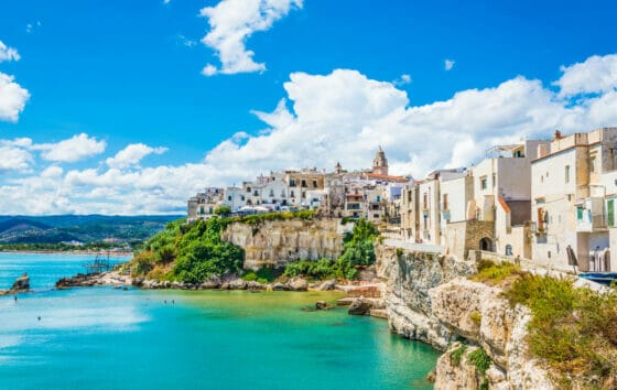 Caro vacanze in Puglia? Lettera del sindaco di Vieste: «La realtà è diversa»
