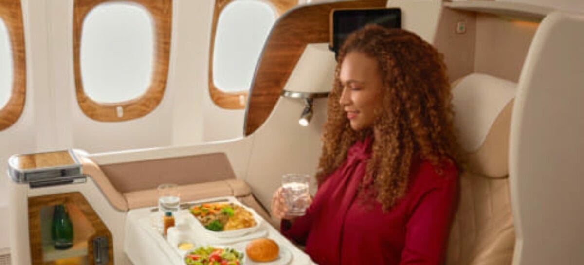 Emirates, il preordine dei pasti esteso ai voli in tutta Europa