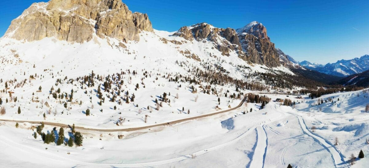 Dolomiti Superski, stagione al via il 25 novembre. E sciare costerà di più