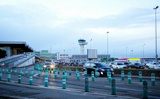 Allarme bomba, aeroporti francesi di nuovo in tilt