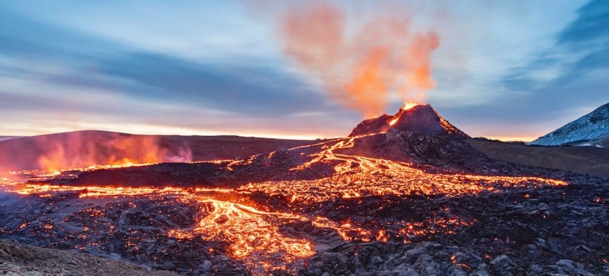 Islanda, erutta il vulcano. Allerta rossa per i voli