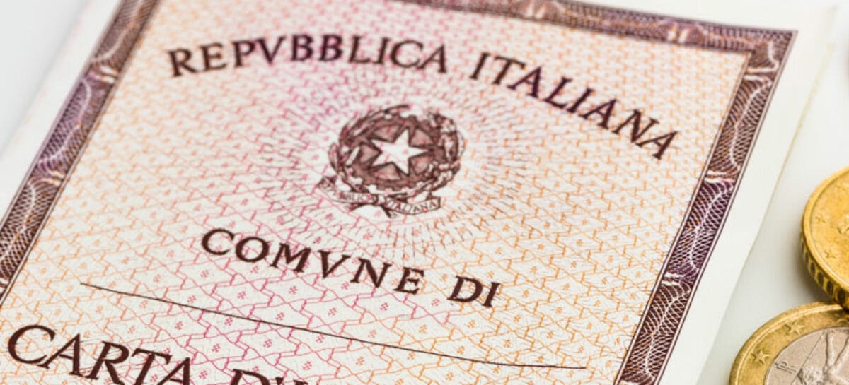 Carte d’identità: riapre lo sportello a Capodichino, ma resta il giallo