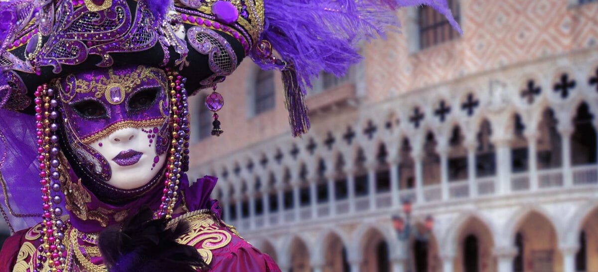 Carnevale di Venezia, “sfilata” di turisti Usa e giapponesi