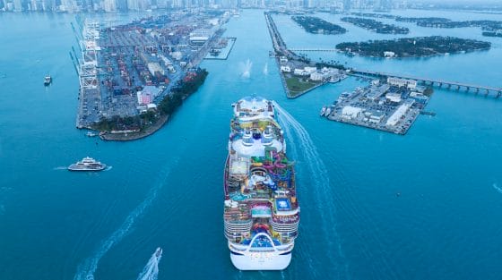 Icon of the Seas raggiunge Miami: crociere al via il 27 gennaio