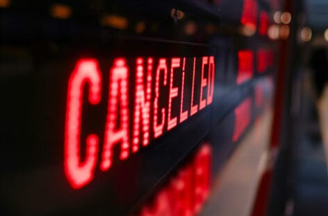 Air India Express in tilt: cancellati 85 voli