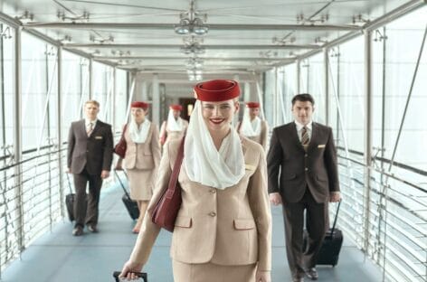 Emirates, raffica di assunzioni: cercasi 5mila membri d’equipaggio